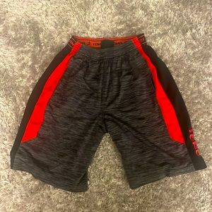 AND1 basketball shorts size xl (14/16)